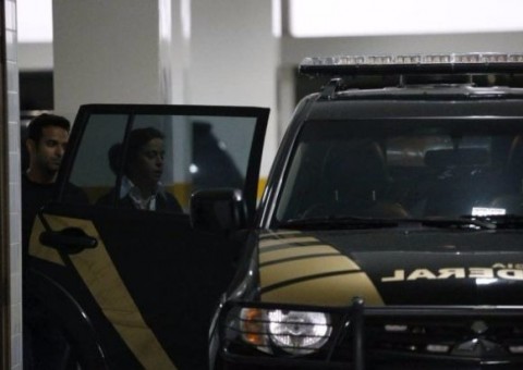 Adriana Ancelmo é levada para penitenciária de Benfica