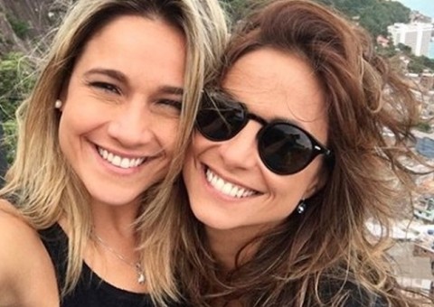 Namorada de Fernanda Gentil se declara para apresentadora em aniversário