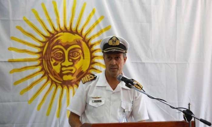 Argentina levará médicos às buscas após desmentir mortes em submarino