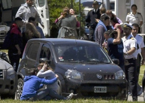 'Mataram meu irmão': parentes dos 44 tripulantes do submarino se revoltam 