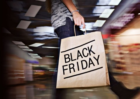 De motéis e vibradores a pneus, veja algumas ofertas curiosas da Black Friday  