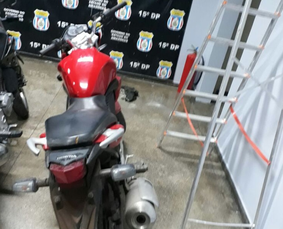 Em Manaus, homem é preso ao tentar vender motocicleta roubada no OLX