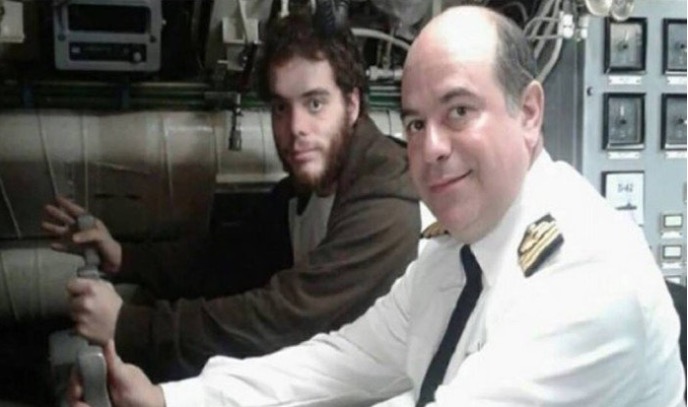 Capitão de submarino desaparecido disse à mãe que faria 'última viagem'  