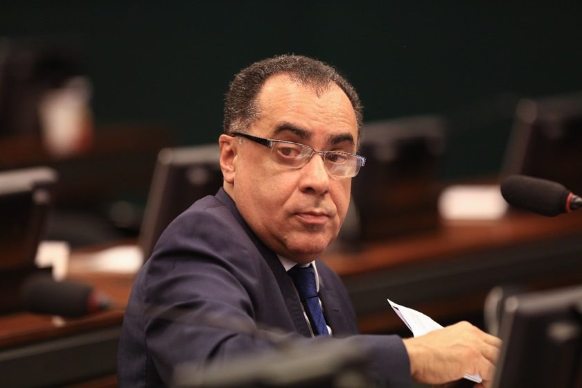 Deputado 'do queijo na cueca' não pode trabalhar na Câmara