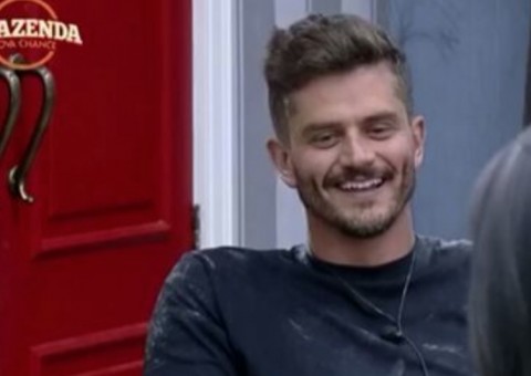Marcos volta a falar de Emilly e diz que ex é ’tóxica’