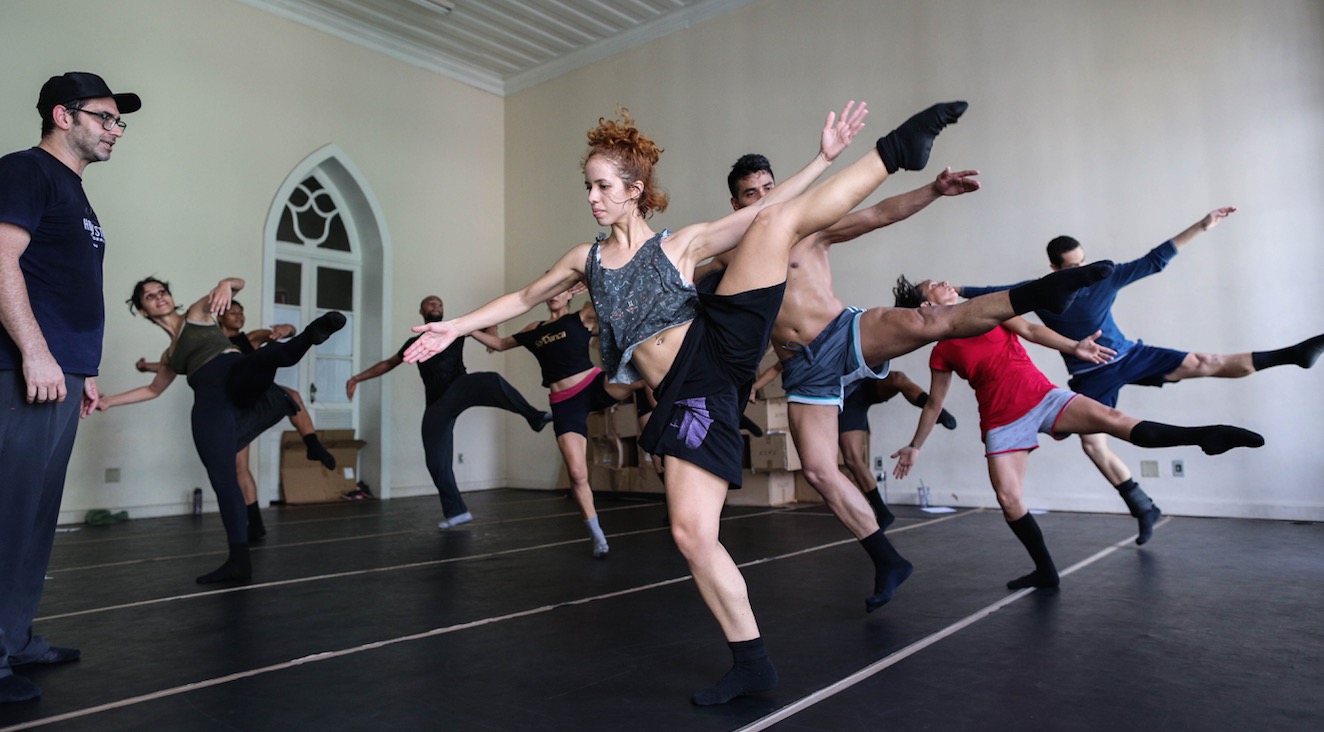 Teatro Amazonas recebe companhia de dança em espetáculo gratuito neste sábado