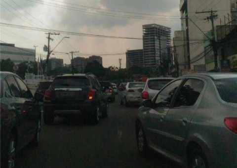 Black Friday causa congestionamento caótico em Manaus