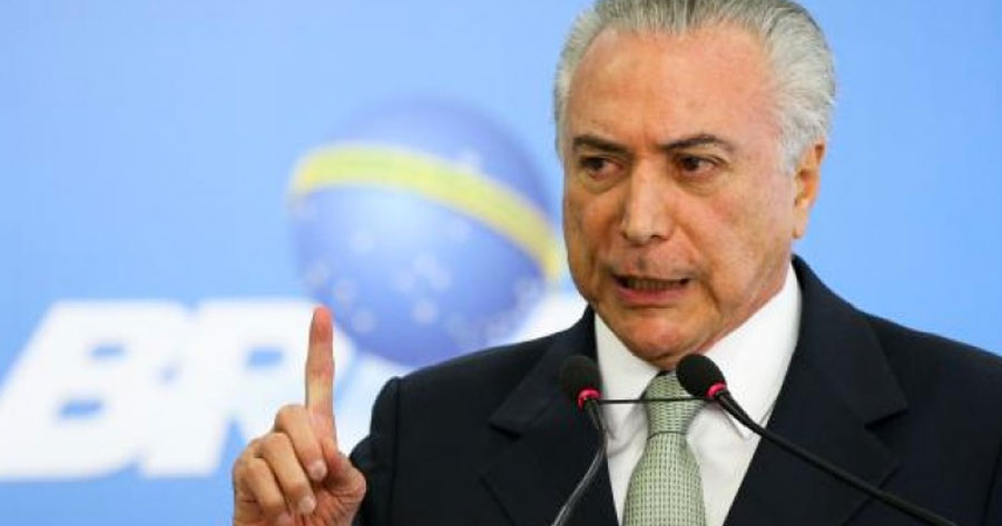 Temer chega ao Sírio-Libanês para passar por cateterismo