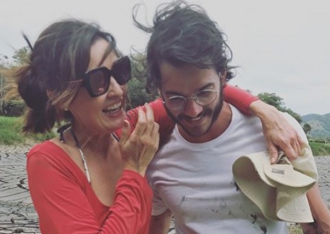 Namorado posta nova foto com Fátima Bernardes e se declara