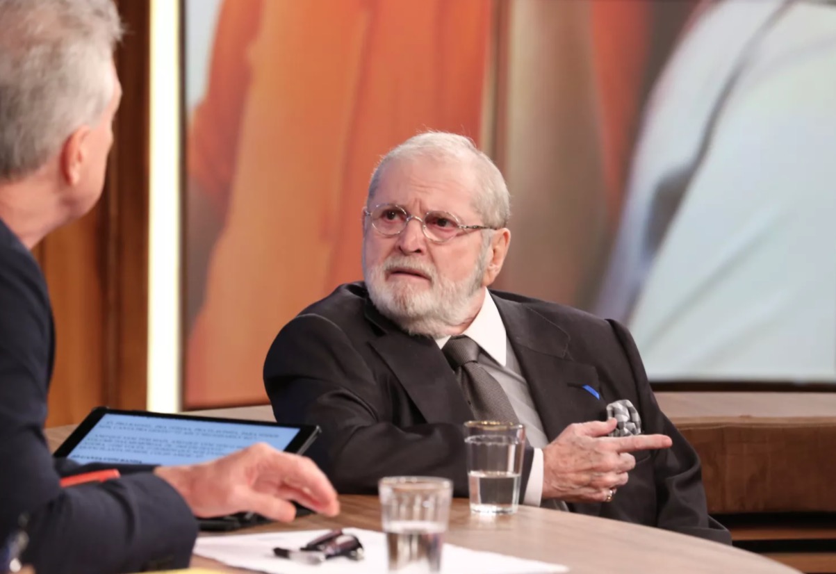 Jô Soares se emociona ao falar de filho autista: 'eu jamais esconderia meu filho'