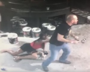 Chega de crianças órfãs, obrigadas a enterrar seus pais tão cedo...