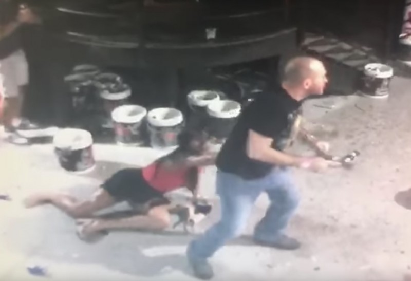 Chega de crianças órfãs, obrigadas a enterrar seus pais tão cedo...