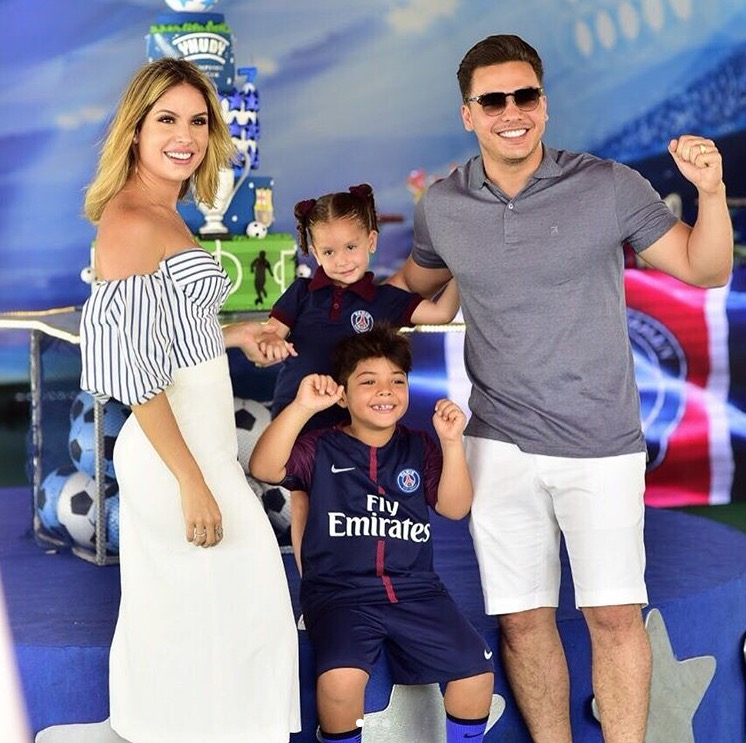 Wesley Safadão reúne ex e atual em aniversário do filho