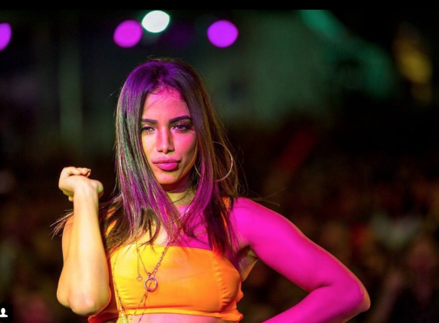 Anitta se pronuncia após ser acusada de usar drogas nas redes sociais