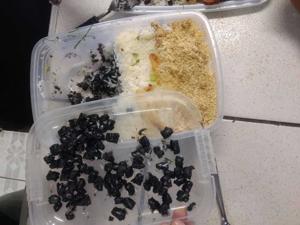 Mulher inclui 'feijões de cocaína' em marmita para detento e se dá mal