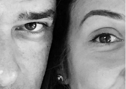 William Bonner posta foto com namorada e se declara nas redes sociais