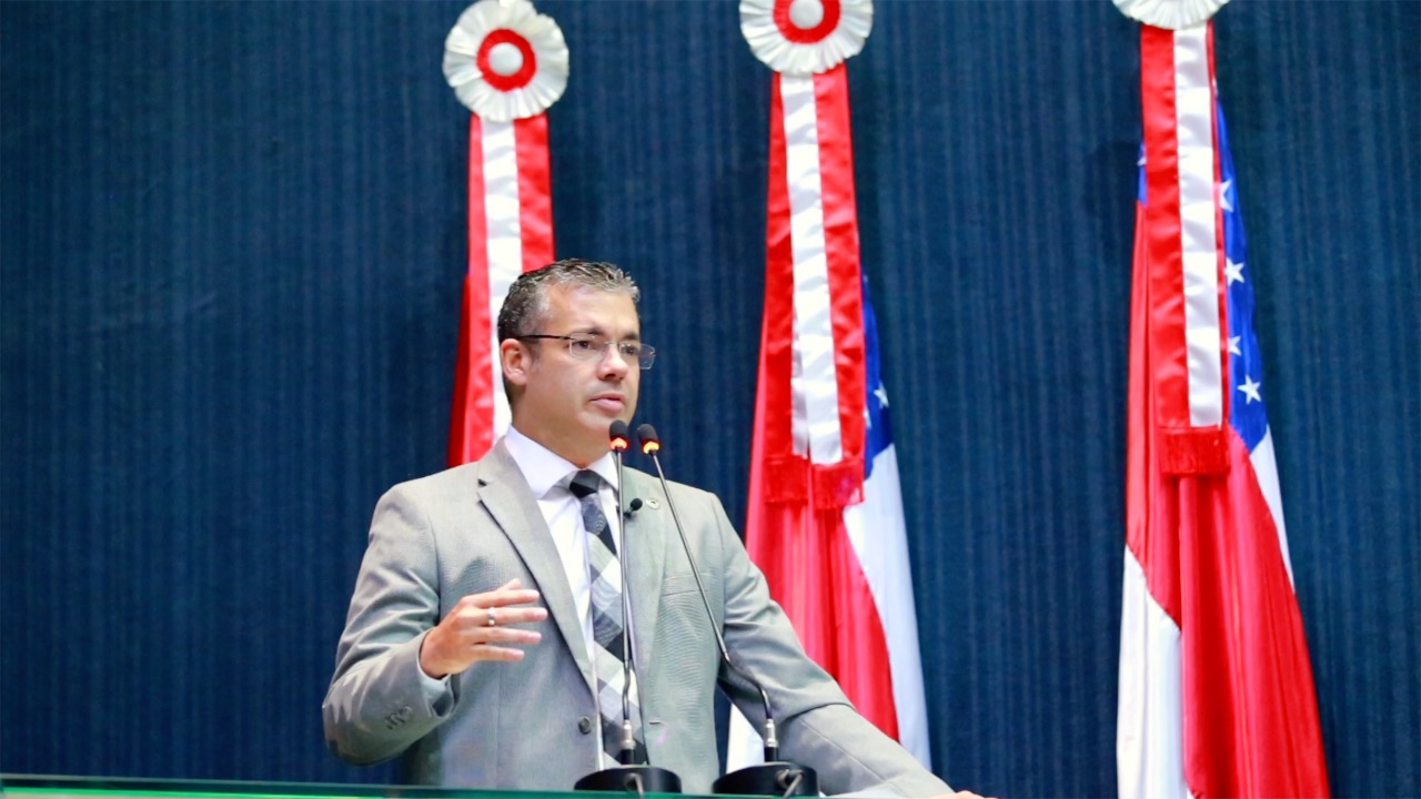 Deputado do Amazonas quer lei que proíba consumo de álcool por pessoas armadas