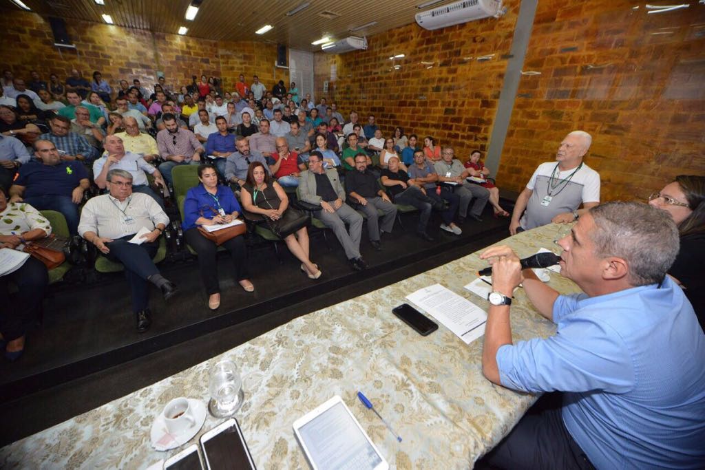 Governo do Amazonas faz acordo com 77 empresas de serviço e beneficia milhares de trabalhadores