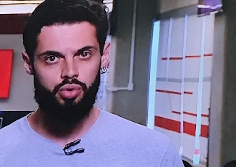 Repórter do G1 em 1 Minuto 'bate boca' com internauta após ser criticado