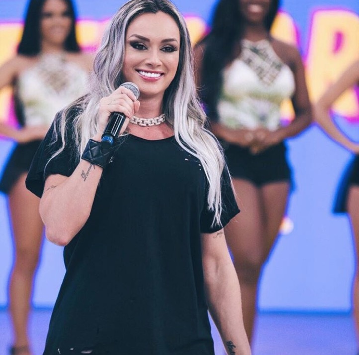 Juju Salimeni faz preenchimento labial e mostra resultado na web