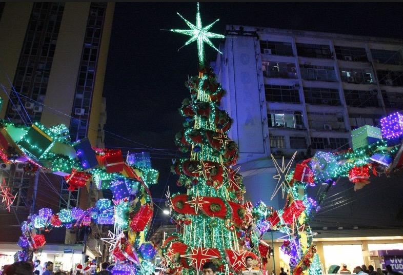 Prefeito Artur Neto entrega nesta sexta Árvore de natal 'gigante' na Bola do Produtor 