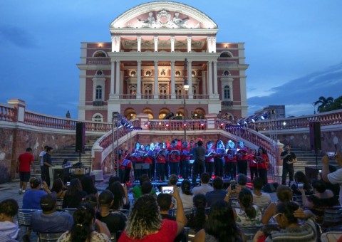 Cantatas dão o tom natalino no Largo São Sebastião até sexta-feira 