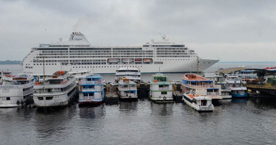Vindo de Miami, cruzeiro com mais de mil turistas atraca em Manaus