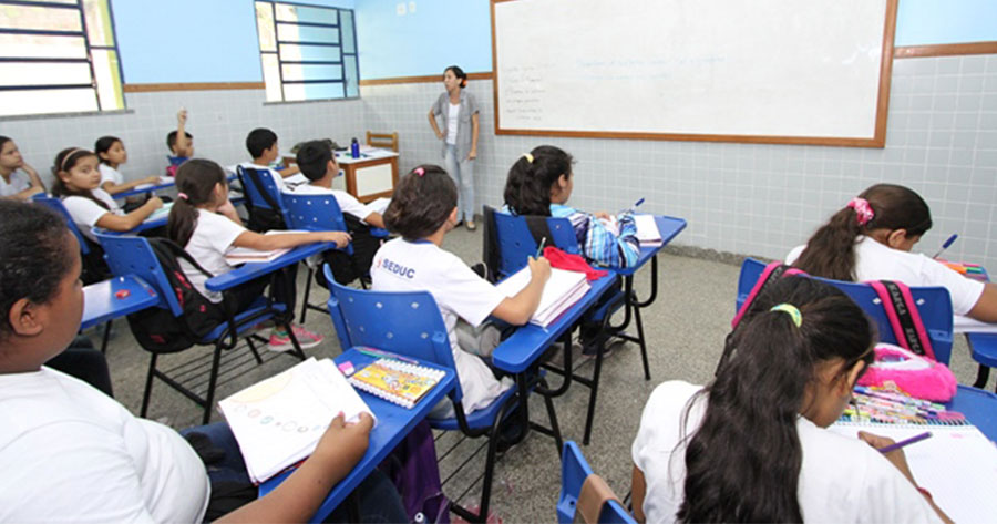  Seduc renova contrato de professores temporários e revela informação sobre Concurso