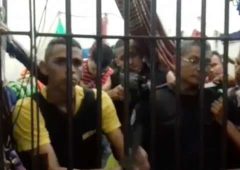 Detentos armados fazem ameaças em novo vídeo 'Vai morrer gente aqui'