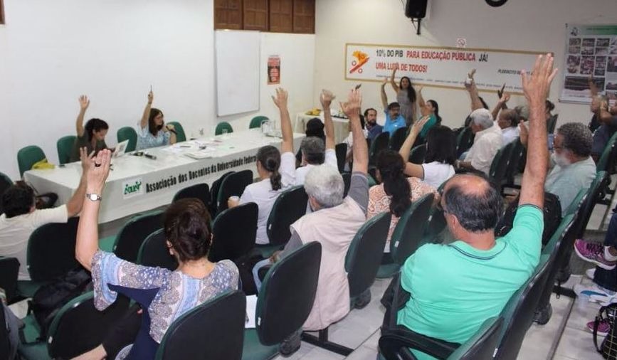 Professores da Ufam decidem paralisar as atividades no dia 5 de dezembro