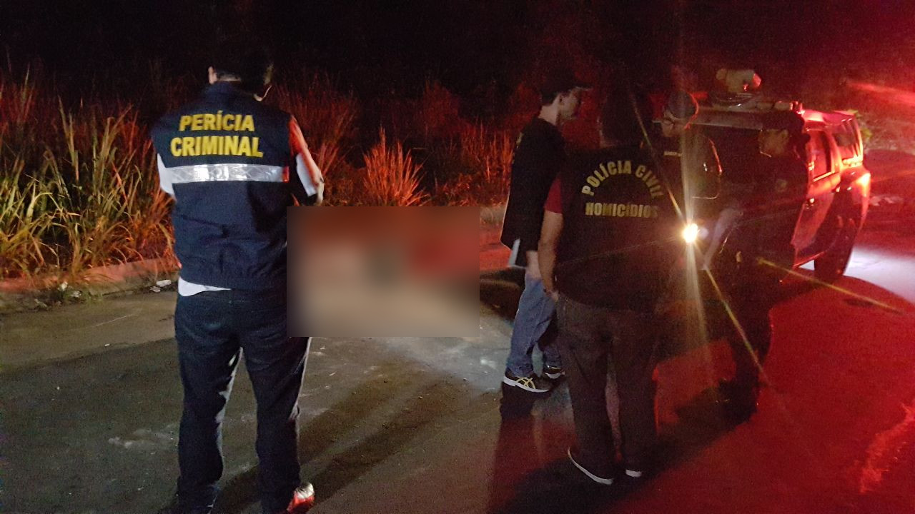 Corpo de homem é encontrado ao lado de bilhete em avenida de Manaus