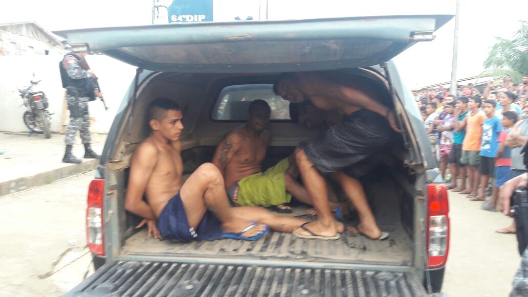 Após rebelião em delegacia, quatro presos são transferidos para Manaus