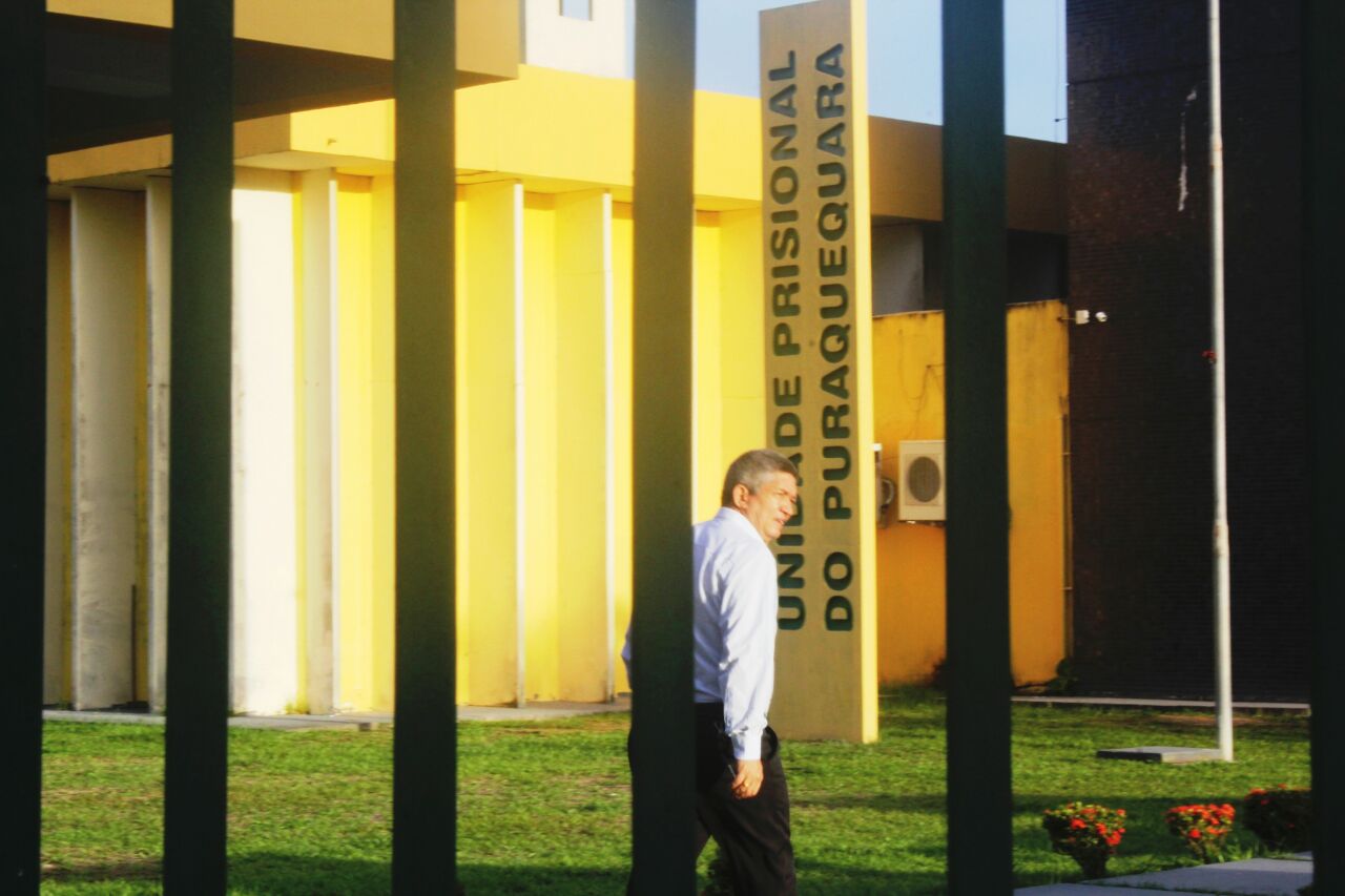 Detentos abrem buraco em cela para tentar fugir de presídio em Manaus