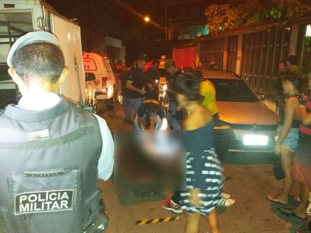 Homem é executado com 7 tiros em via pública de Manaus