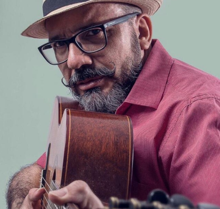 Célio Cruz faz show gratuito nesta sexta-feira 