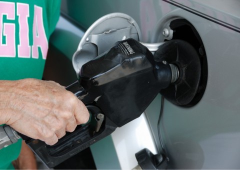 Petrobras eleva preço da gasolina e reduz o do diesel