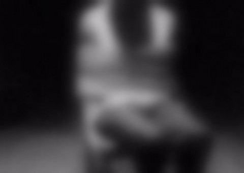 Mulher sequestra amante e exige carro da esposa grávida como resgate