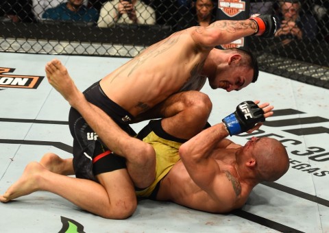 UFC 218: José Aldo é nocauteado por Max Holloway mais uma vez