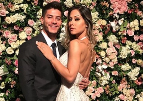 Mayra Cardi decide antecipar casamento com Arthur Aguiar: 'posso estar grávida logo'