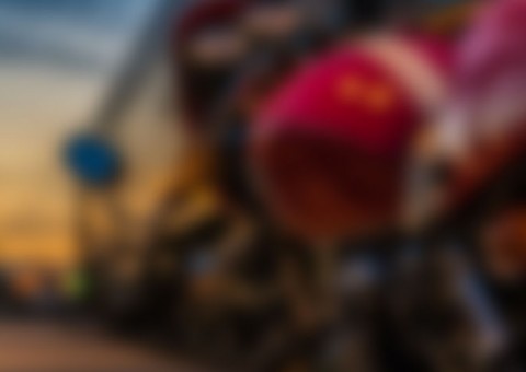 Carro se choca de frente com moto e deixa três pessoas feridas em Manaus