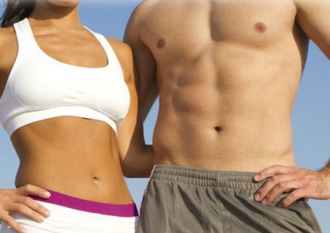 6 exercícios pra fazer em casa e perder a barriga até o Natal