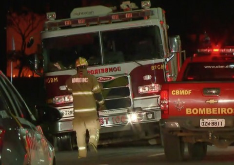 Bombeiro rouba caminhão e é interceptado por 15 viaturas na Esplanada