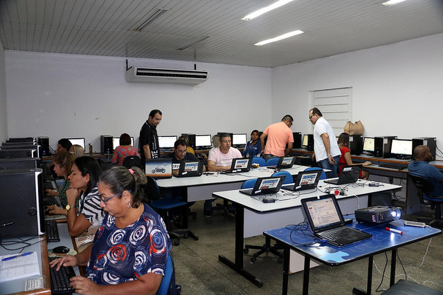 Gestores da rede municipal recebem formação para uso de ferramentas escolares do Google