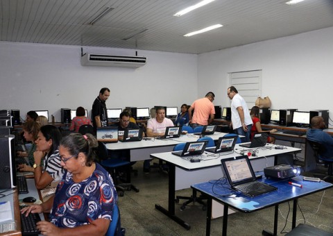 Gestores da rede municipal recebem formação para uso de ferramentas escolares do Google