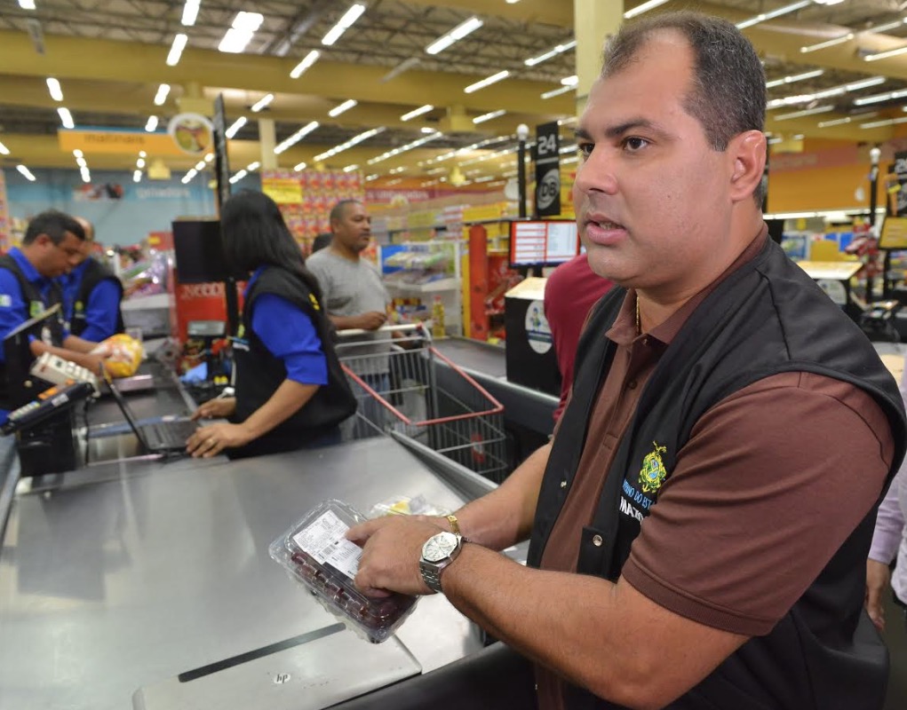 Operação 'Boas Festas' intensifica fiscalização e retira de circulação produtos irregulares 