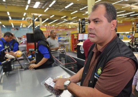 Operação 'Boas Festas' intensifica fiscalização e retira de circulação produtos irregulares 