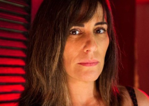 ‘O outro lado do paraíso’: passado de Duda provoca curiosidade no bordel