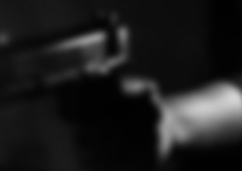 Com bebê no colo, homem é alvejado por engano em Manaus