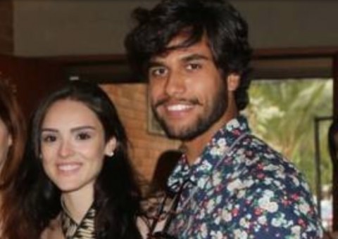Após negar romance, Isabelle Drummond viaja com ex-galã de ‘Malhação’