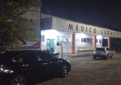 Mulher é morta com tiro no rosto após ter casa invadida em Manaus